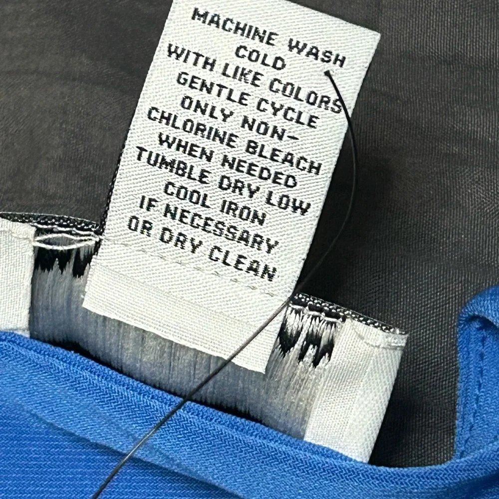 Carmen Marc Valvo Blue Tank with Gold Chain Accent Sleeveless Blouse Sz Medium - Picture 3 of 9